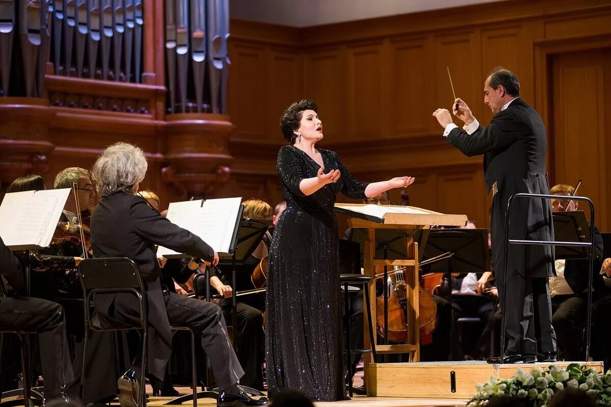 высокая оперная нота. солистка вроцлавской оперы сопрано александра кубас-крюк. микеле мариотти и ольга перетятько. оперная певица ария. анна нетребко в театре.