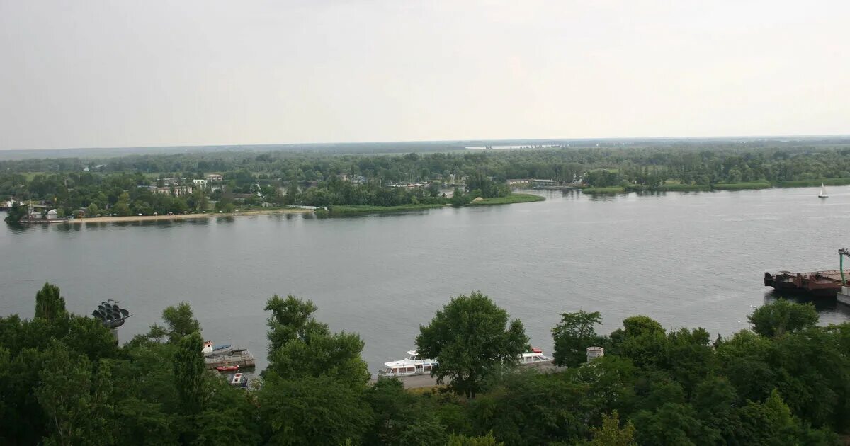 Херсон река. Херсон Днепр. Левый берег Днепра. Днепр в Херсоне фото. Днепровское водохранилище