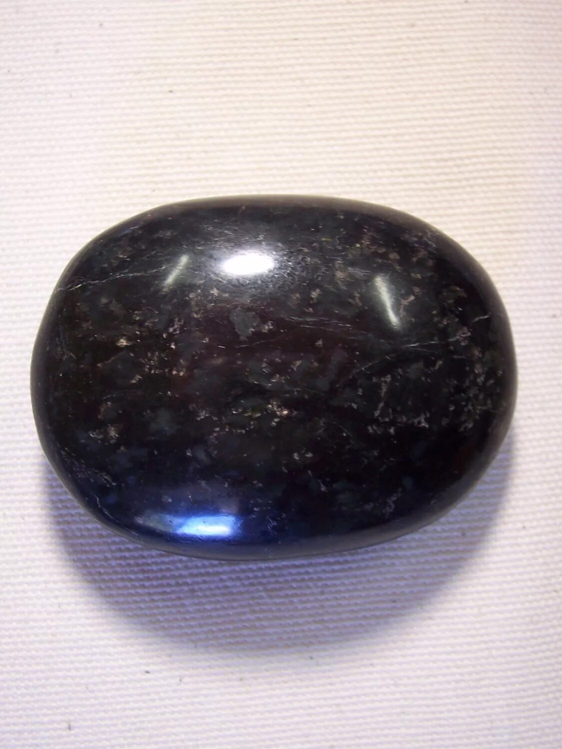 Оникс камень черный. Onyx камень chernii. Оникс поделочный камень. Черный Оникс / минерал.