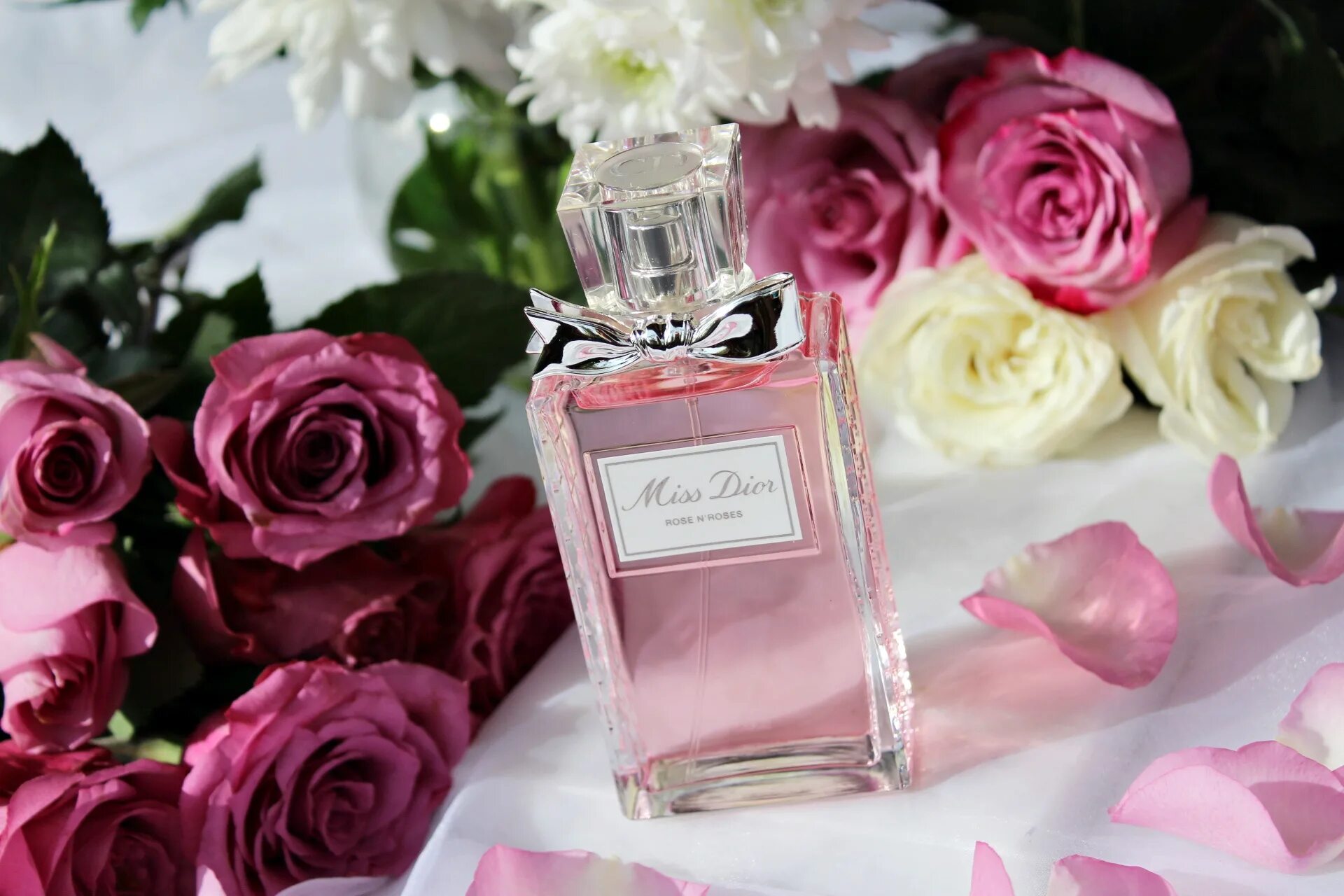 Мисс диор розовые. Miss Dior Rose n'Roses Dior. Dior Miss Dior Rose n Roses 100ml. Miss Dior Rose n'Roses 100 мл. Dior Miss Dior Rose n'Roses EDT.