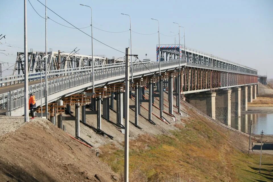 Открыли ли старый мост. Старый мост через обь барнаул. барнаул мост 1. новый мост барнаул. ржд мост барнаул.