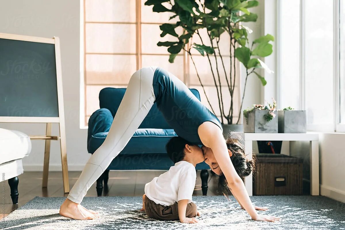 Mother yoga. Йога после родов. Бейби йога. Фитнес после родов. Фитнес после родов.