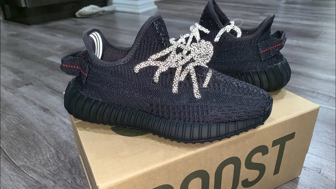 Adidas yeezy оригинал. Adidas Yeezy Boost 350 v2. Adidas Yeezy 350 Black. Adidas yzy 350. Adidas Yeezy Boost 350 v2 Black Reflective.