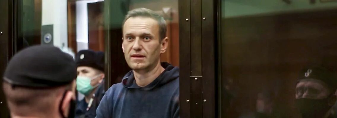 Сколько лет навальному на момент смерти. Заседание суда в Коврове по делу Навального. Симоновский поддержка Путина. Оскорбление Навальным судьи веры Акимовой. Какой срок получил Навальный за оскорбление ветерана войны.