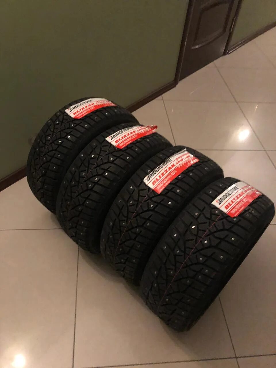 Bridgestone blizzak spike 02. Шины Bridgestone Blizzak Spike-02 195/60 r15 88t. Бриджстоун 195 50 15. Колеса Бриджстоун Спайк 02 195.