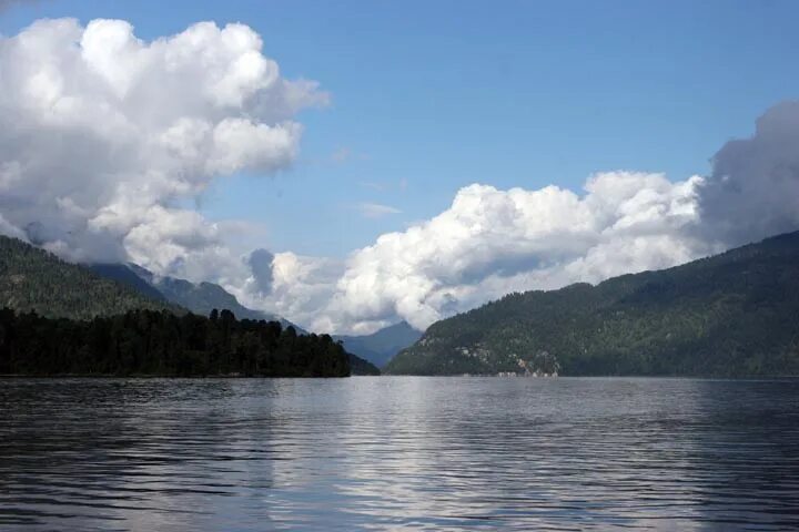 Иогач телецкое озеро. Телецкое озеро алтай. Телецкое озеро. Озеро алтын кель. Остров любви алтай телецкое озеро.