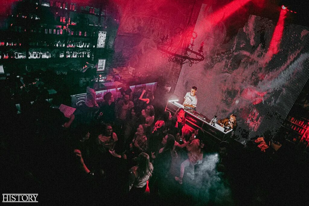 клуб. история про клуб. хромая лошадь пермь 5. Jein группа. клуб романтики фоны.