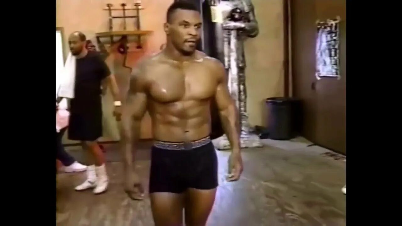 Стать как тайсон. Майк тайсон фото. тайсон пресс. майк тайсон пресс. mike tyson muscle.
