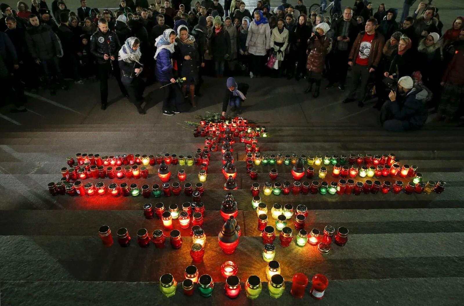 Траур на английском. Траур. Свеча памяти. Свеча по погибшим. Свеча памяти погибшим.