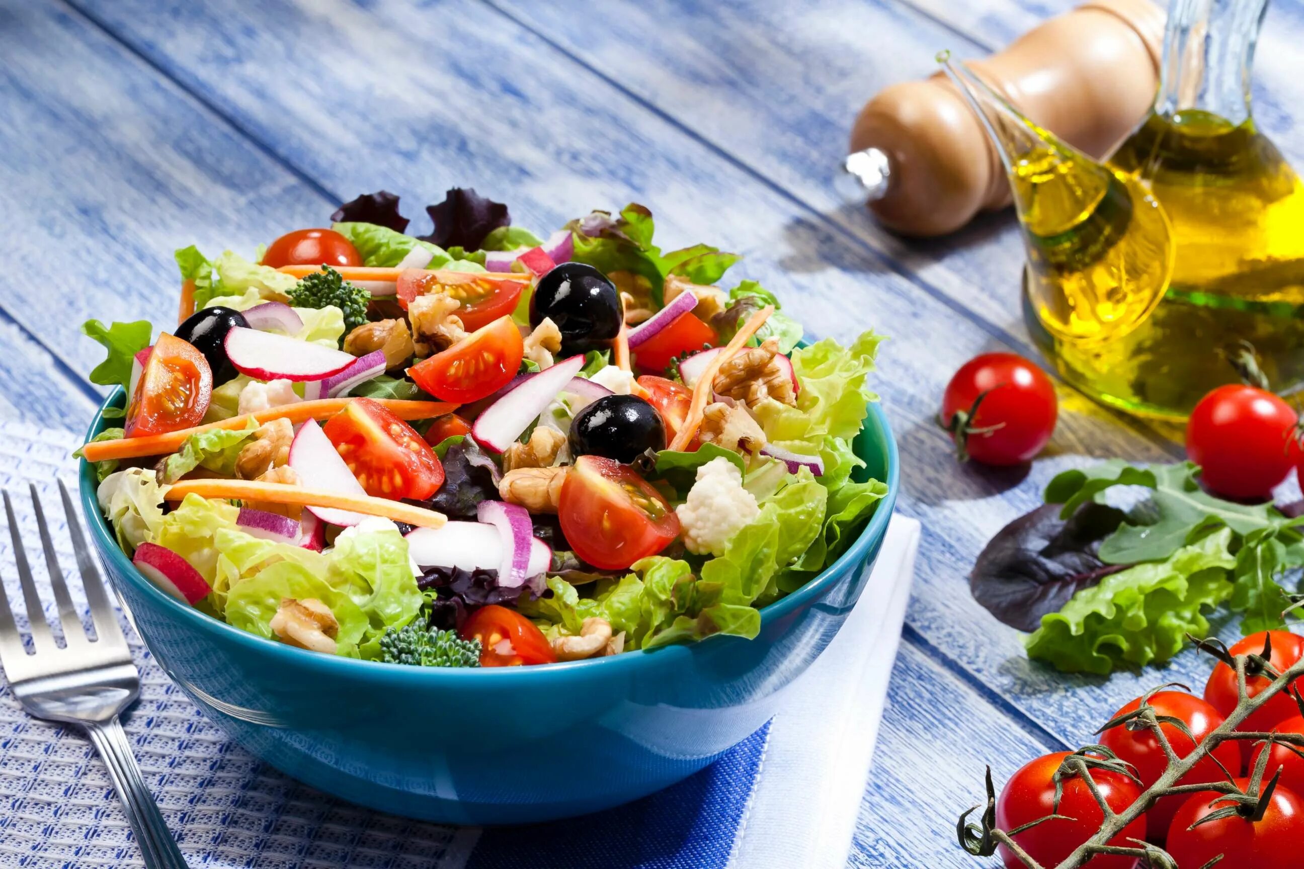 Салаты. Овощной салат. Салаты в ассортименте. Салат фото. Healthy salad