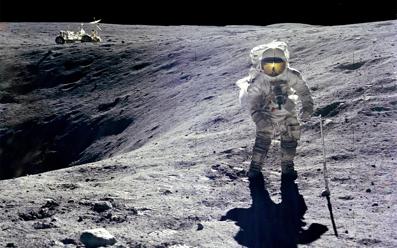 И улетел прямо на луну. Полет аполлона 11 на луну. Космонавт на луне. И улетел прямо на луну. И улетел прямо на луну.