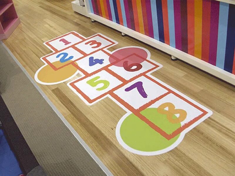 Настолка твистер. Напольные игры для детей. Напольные стрелки. Игровое поле на полу. Игра twister "твистер".