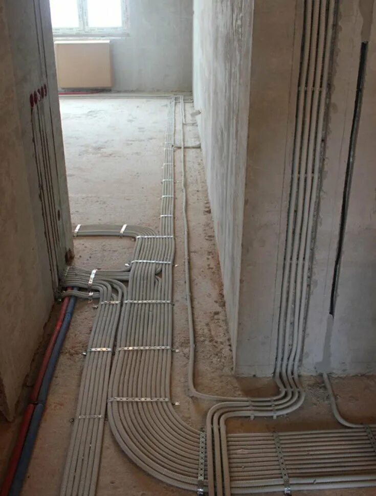 черновой электромонтаж. замена старой электропроводки на новую в квартире. черновая электрики в квартире. электромонтаж в бойлерной. замена проводки в квартире.