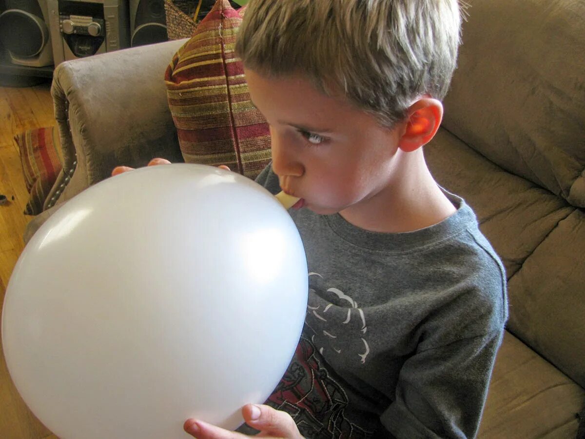 Balloon blowing up. Балун blowing. blow a balloon. blowing up balloons. blow up balloons.