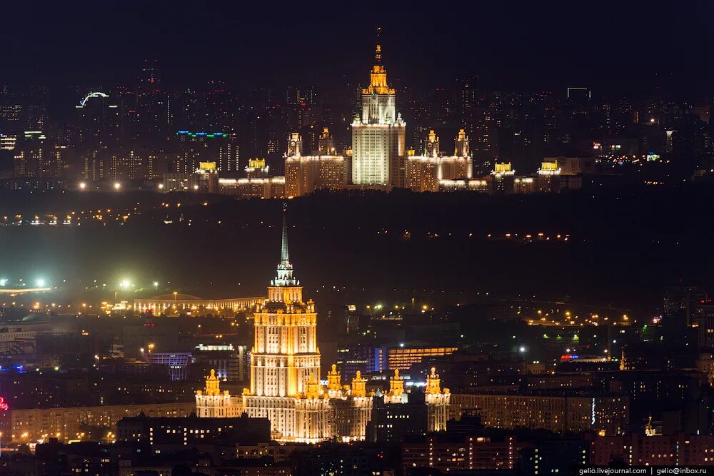 Ни москва. Москва высотки МГУ Сити. Вид на Москву Сити и сталинские высотки. Сталинская высотка около Москва Сити. Ночная Москва Москоу Сити МГУ.