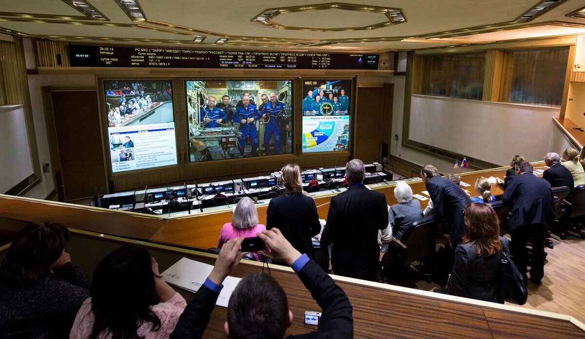 центр управления полетами роскосмоса рабочее место.