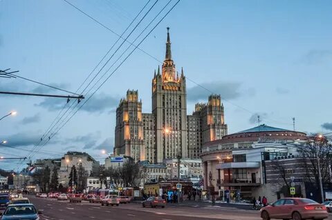 Высотка где снимали москва слезам не верит