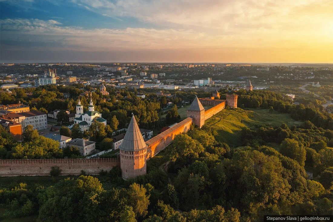 Территория города смоленска. Смоленск с высоты. смоленская крепостная стена смоленск. современная крепость. крепостная стена москва.