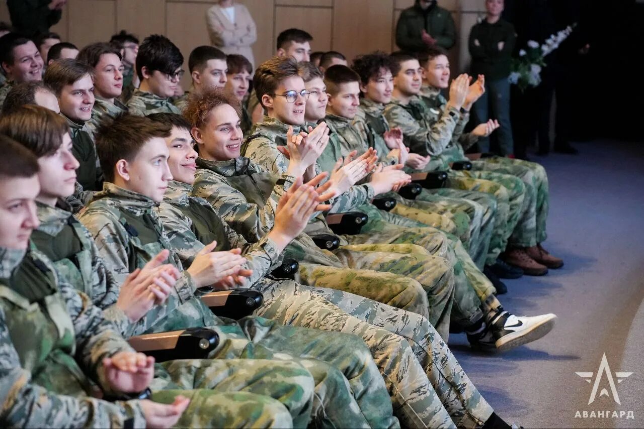 Авангард военно патриотический центр Одинцово. Военный лагерь Авангард. Авангард военно патриотический лагерь. Авангард военные сборы.