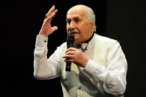 Сколько лет народному артисту