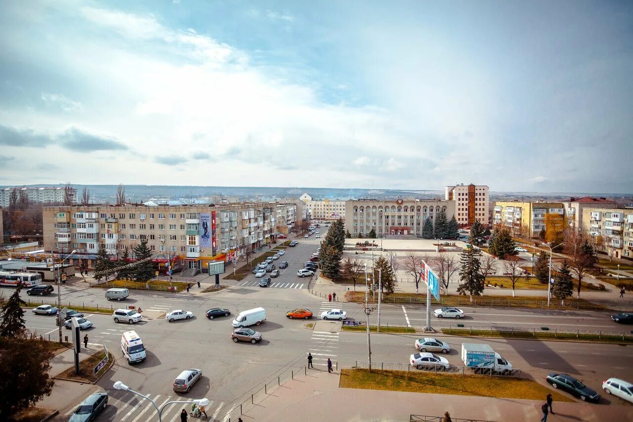 Город черкесск карачаево черкесская республика. Черкесск 2005. Карачаево Черкесск столица. Центральная площадь Черкесск. Площадь Петрусевича Черкесск.