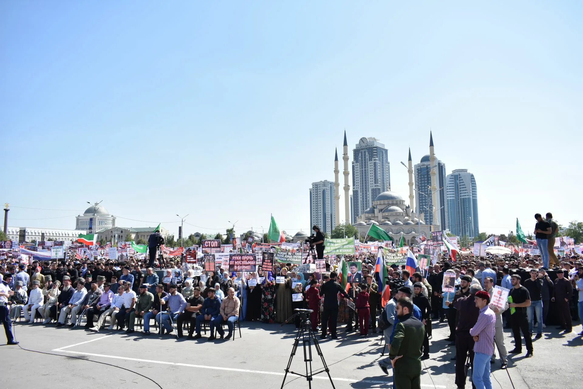 Погода в грозном сегодня днем. Погода в грозном сегодня днем. Грозный сити после пожара. Погода в грозном сегодня днем. Погода в грозном сегодня днем.