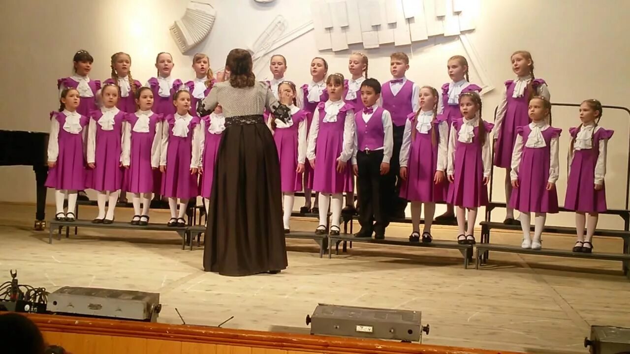 Детская школа искусств 1 нижневартовск вокалисты. Школа искусств 2 нижневартовск. Детская школа искусств 1 нижневартовск. Музыкальная школа нижневартовск 3. Нижневартовск дши номер один.