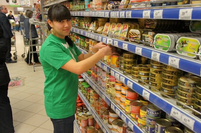 курьер ежедневные выплаты. фасовка хлеба на заводе. машинист электроштабелера. подработка с ежедневной оплатой. вакансия стажер на склад.