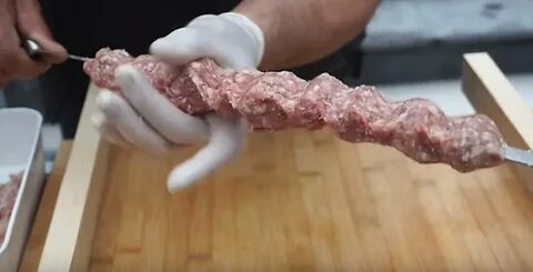 Падает люля кебаб