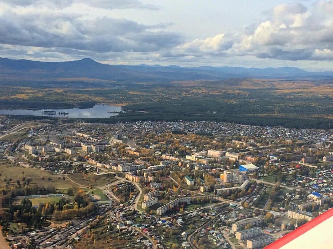 Город североуральск свердловской. Североуральск. г североуральск свердловская область. североуральск площадь. североуральск вид на горы.