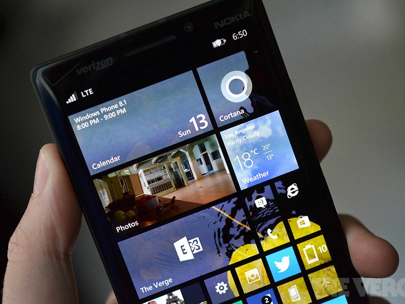 Windows mobile 32. Windows phone 10 mobile. windows phone 2011. windows phone 8.1. windows phone 8.1 фото.