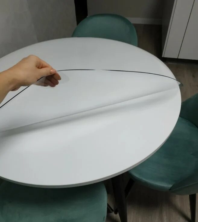Жидкое стекло на круглый стол. Стол со стеклом. Клеенка силиконовая прозрачная 1,0м*20м*0,80м гибкое стекло. Мягкое стекло. Жидкое стекло на стол размеры.