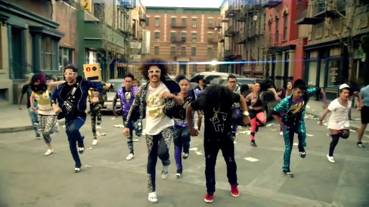 Im shuffle. LMFAO everyday im shuffling. Шафл танец. Every Day im Shuffle. Эври Дэй айм шафалин.