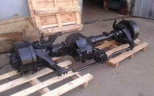 Самосвал под мостом. Камаз 5350 задний мост. Камаз мосты песня. Мост камаз 4310. Задний мост камаз 4310.