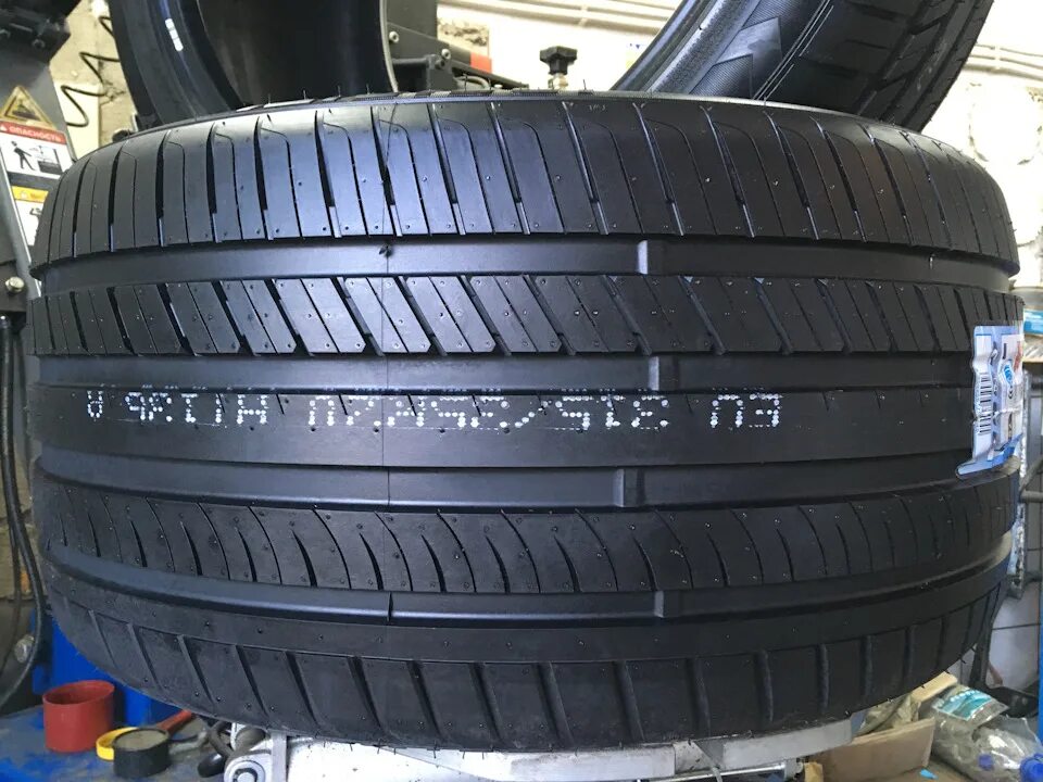 Kinforest kf550-UHP 285/35/r20. Kinforest kf550-UHP 275/40 r20 106y. Kinforest kf550-UHP. 315/35/20 Kinforest kf550 XL.