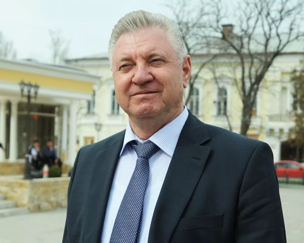 Мэр одноклассников. Дмитрий баранов калуга. Мэр омска шелест. Сергей васильевич ерёмин. Иван чистяков ярославль.