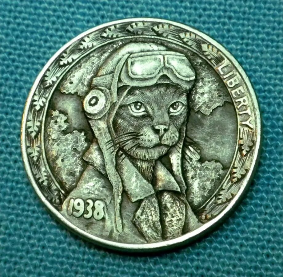Кот монетку. Монеты с кошками. кот с монетами. котик с монеткой. монета арт.