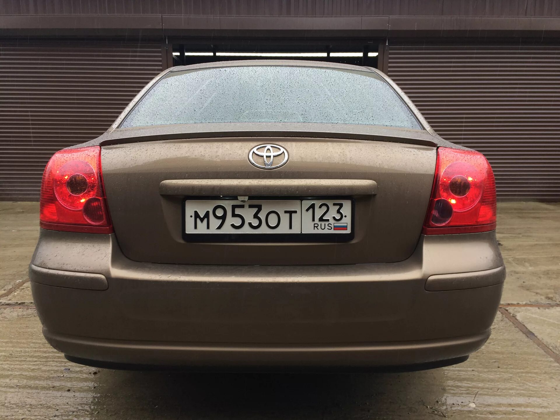 Спойлер на тойота авенсис 2 багажника. Спойлер тойота авенсис. Toyota avensis 2 t250. Спойлер тойота авенсис т250. Спойлер тойота авенсис.