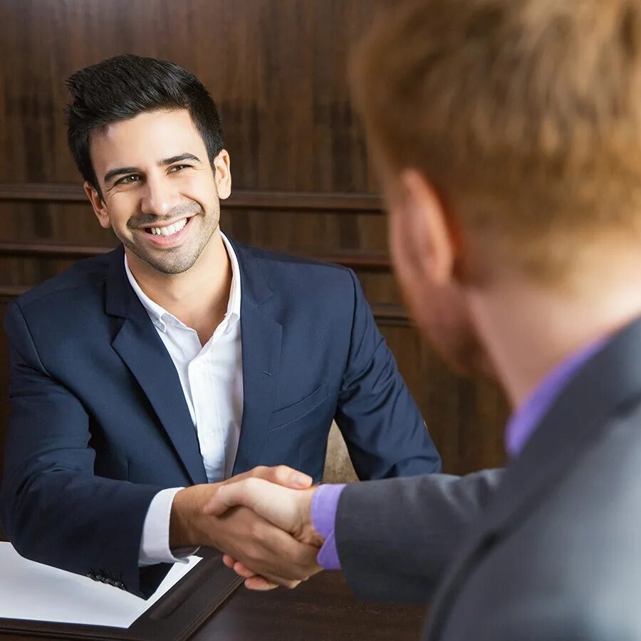 Рукопожатие бизнесменов. Vip product. Корпоративные клиенты. Рукопожатие. Клиент.