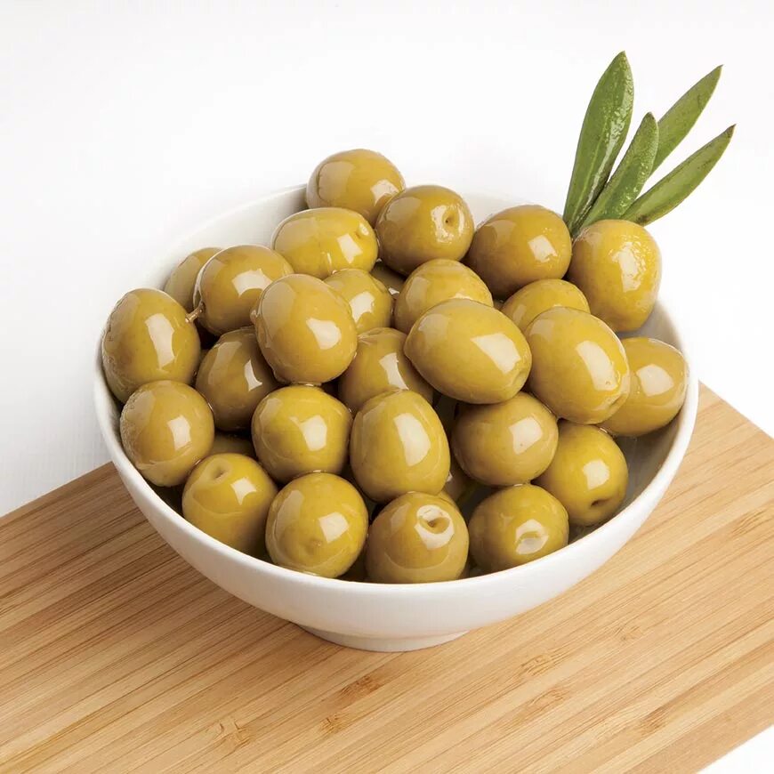 Оливки и маслины. Неспелые оливки. Оливки зеленые. Олівки.