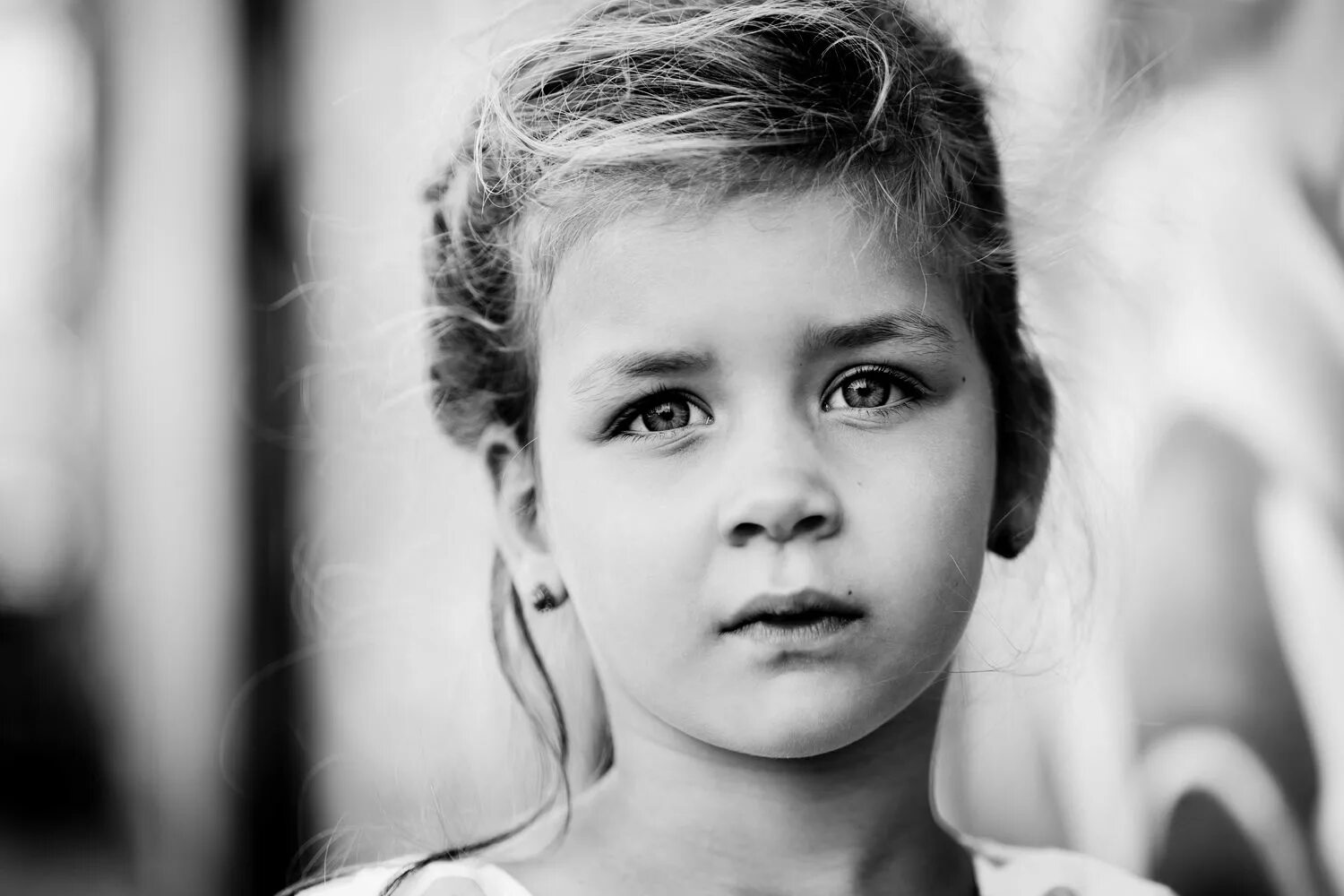 Лучшие портреты детей. Фотопортреты детей. Фотопортрет девочки. Черно белый портрет ребенка. Дети фотопортрет анфас.