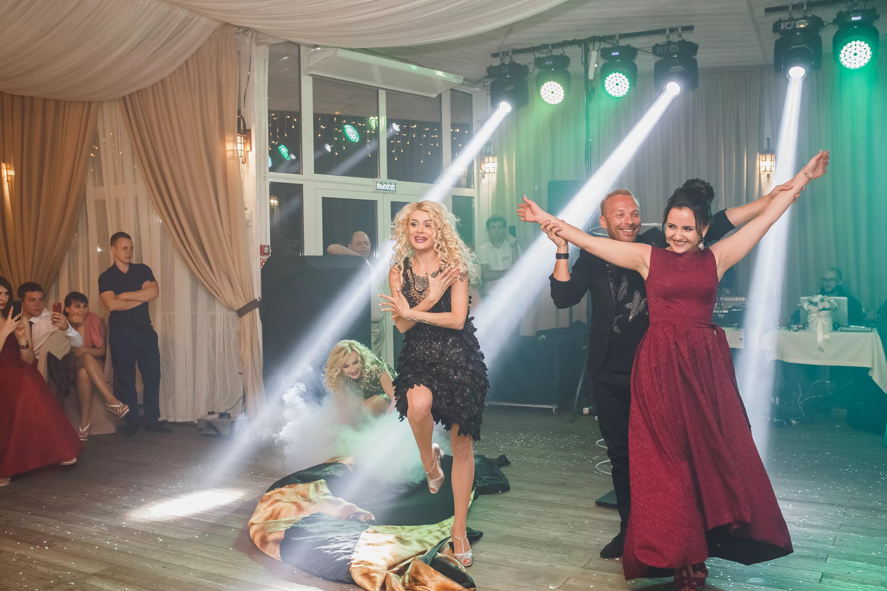 Ресторан губерния. Ресторан губерния. Губерния новочеркасск. Ресторан губерния. Губерния новочеркасск официальный сайт.