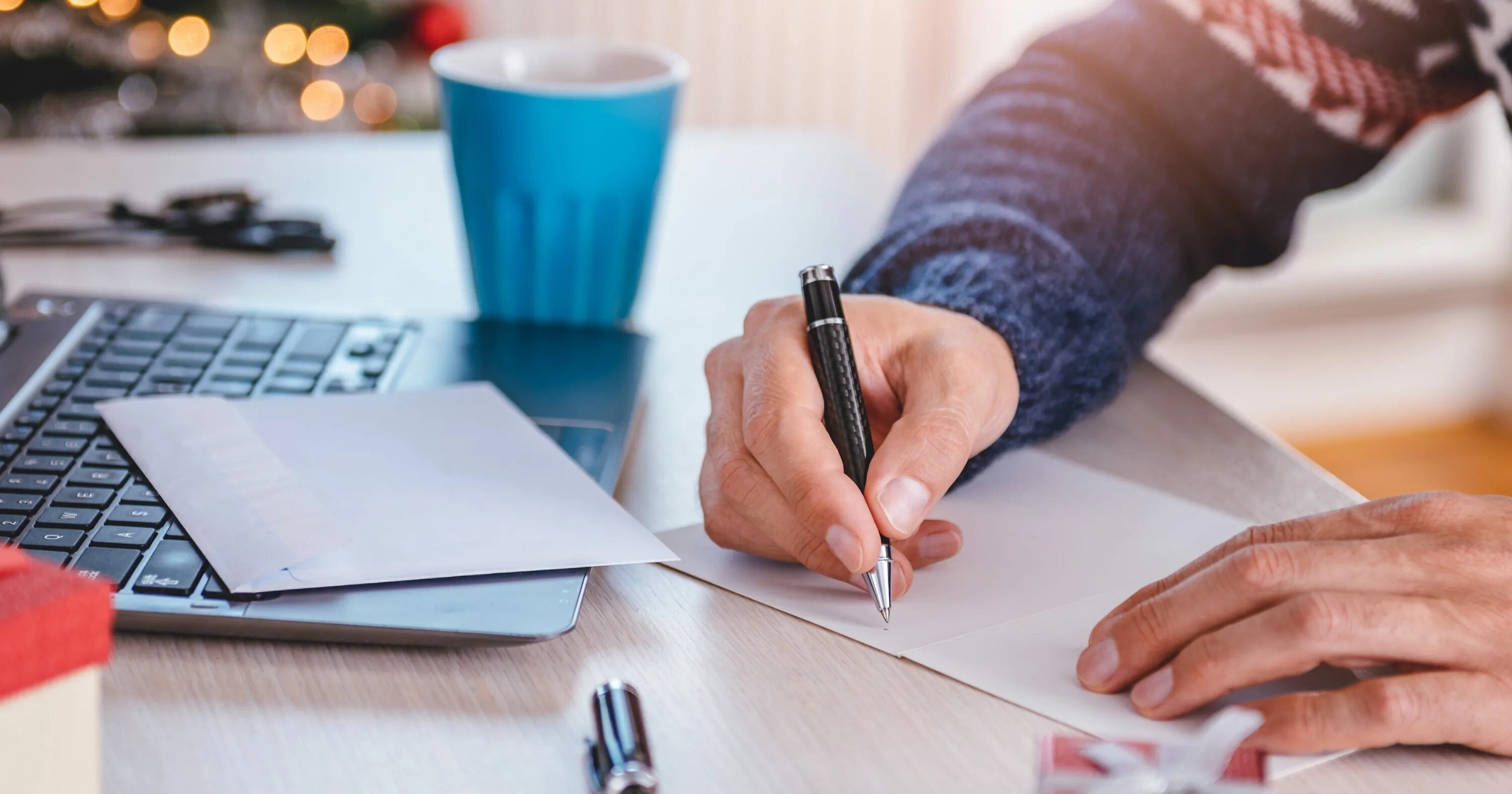Writing cards. Write a greeting card. writing greeting cards. handwritten greeting card. write greeting cards на белом фоне.