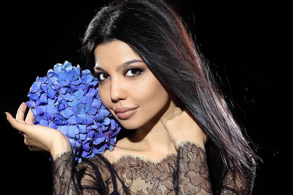 шахзода песни слушать. шахзода зилола мусаева. шахзода артист. шахзода певица. шахзода песни слушать.