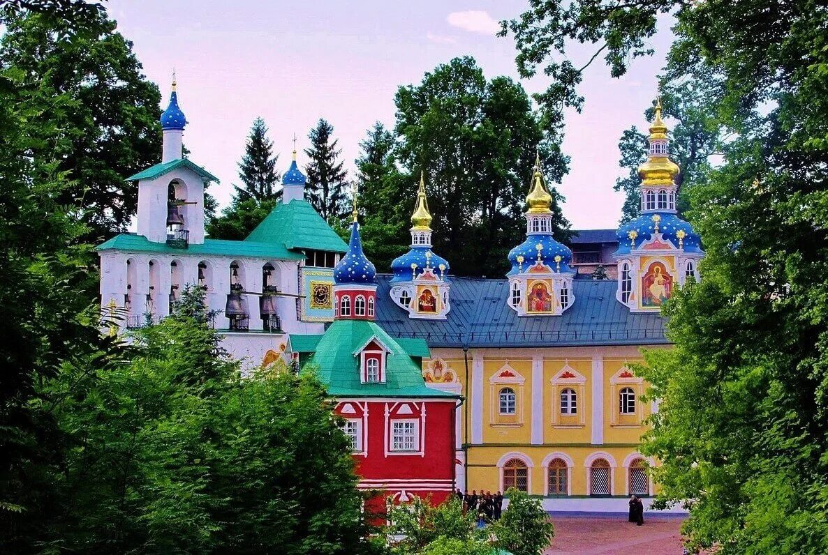 Псково-печерский монастырь лавра. Псков-талабские острова-изборск-печоры. Псков талабские острова. Псков изборск печоры. Белки псково печерского монастыря.