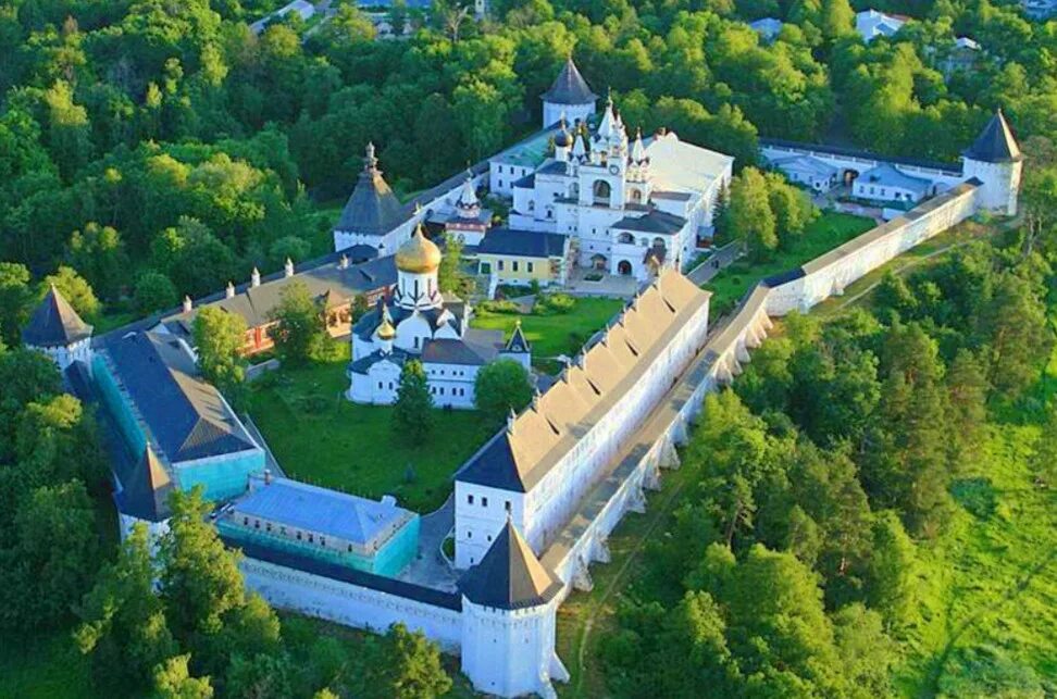 Свято сторожевский монастырь. Сторожевский монастырь в Звенигороде. Звенигород Саввино Сторожевский. Звенигород монастырь Саввы. Савино-Сторожевский монастырь, Звенигород.