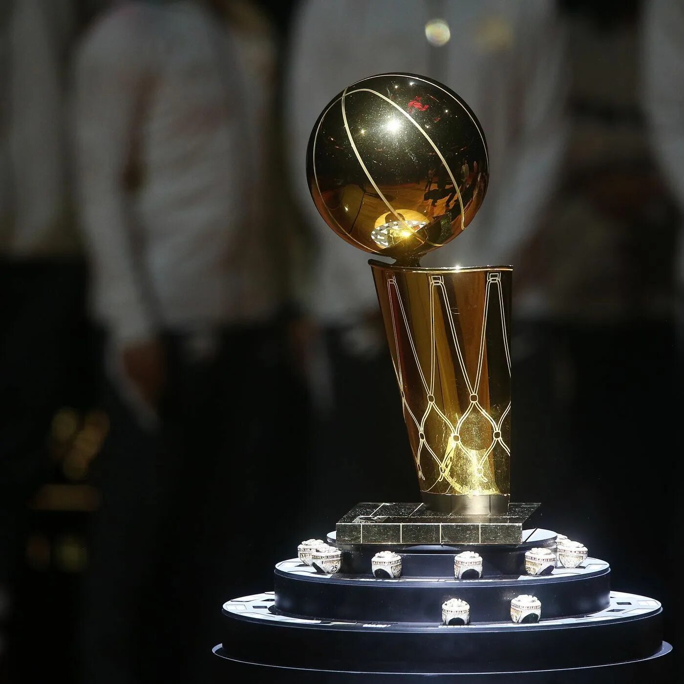 How many times the trophy light up. Кубок ларри о’брайена. кубок ларри о брайена. larry o&#039;brien nba championship trophy.. нба кубок ларри о брайена.