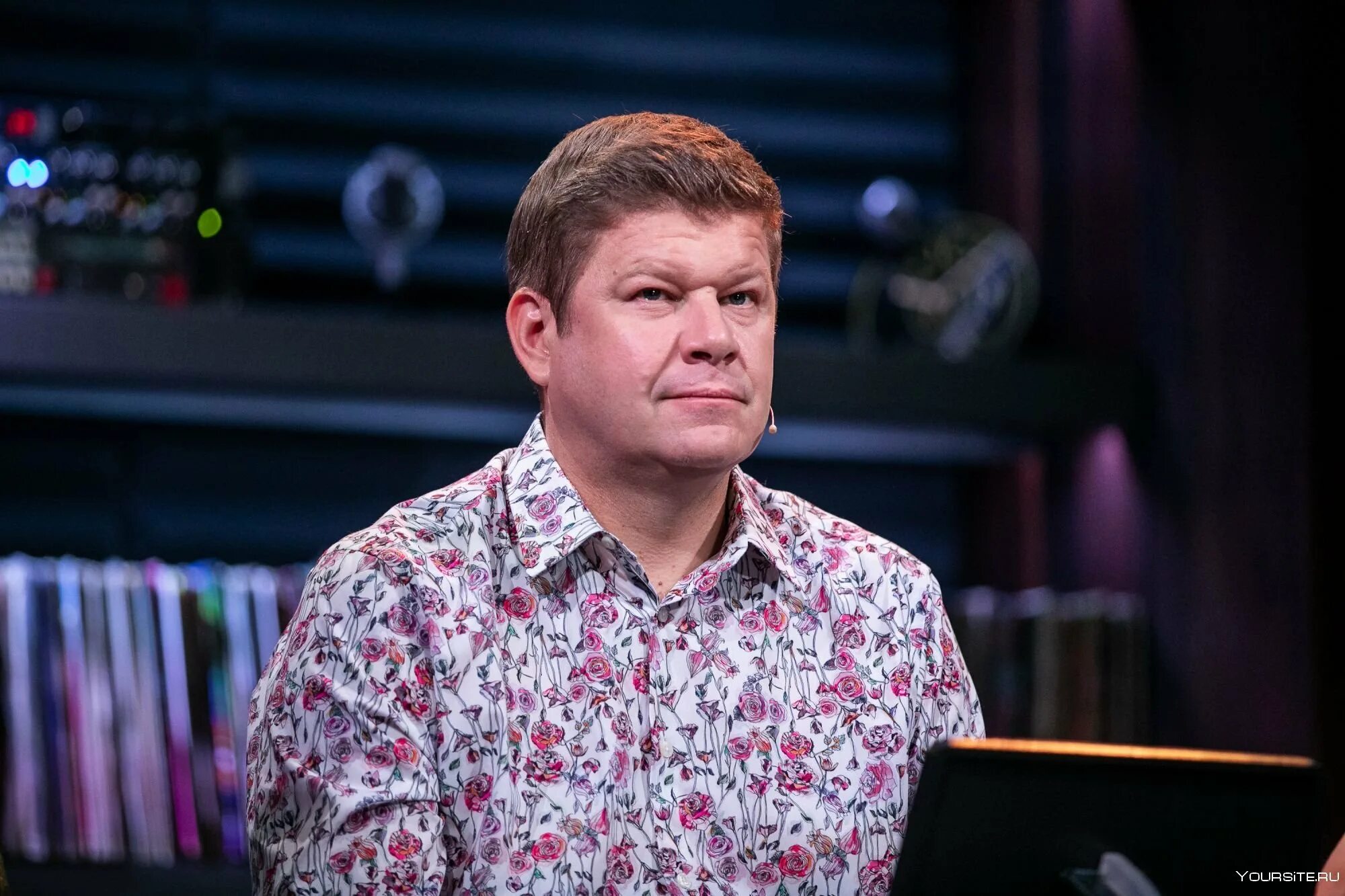 Комментатор 2012. Дмитрий губерниев. дмитрий губерниев 2025. спортивный комментатор дмитрий губерниев. дмитрий губерниев студия союз.