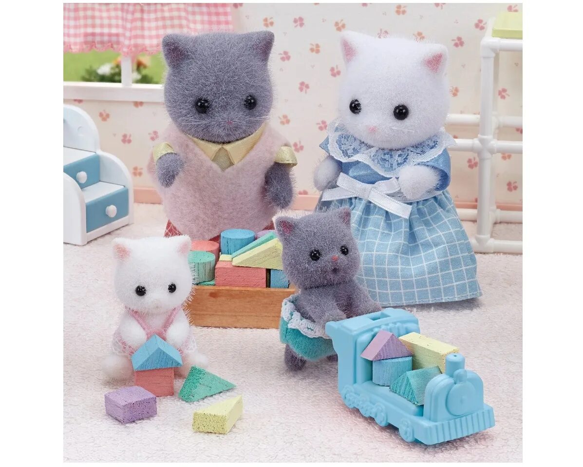 Сильвания фэмили персидские коты. Sylvanian families котята. Сильвания фэмили семья кошек. Набор семья кошек sylvanian families. Сильвания фэмили игрушки котята.