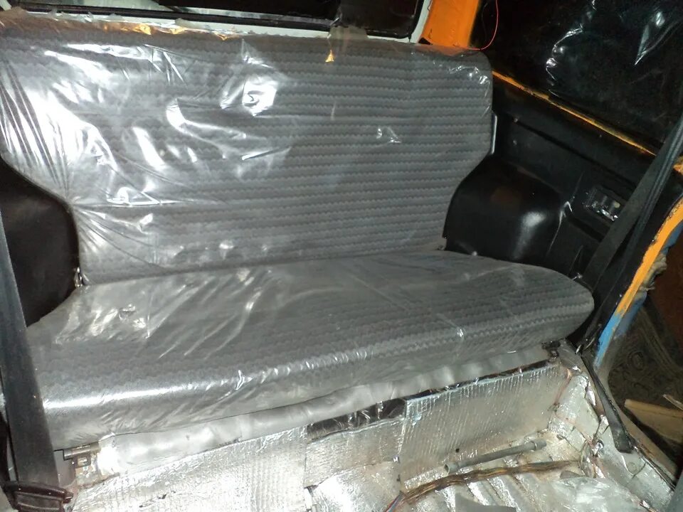 Ваз 1111 ока салон сзади. Сиденья задние ока. Ваз 1111 ока салон сзади. Салон ока 1111 сзади. Ваз 2121 салон сзади.